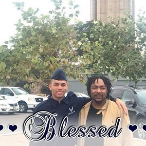 Meet your Posher, Larohn